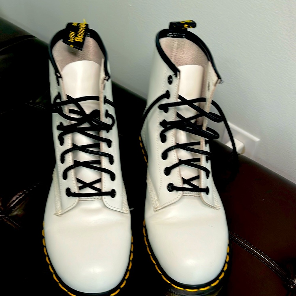Dr. Martens 1460 with Air Cushion Soles size 7 US M/ 8 US L